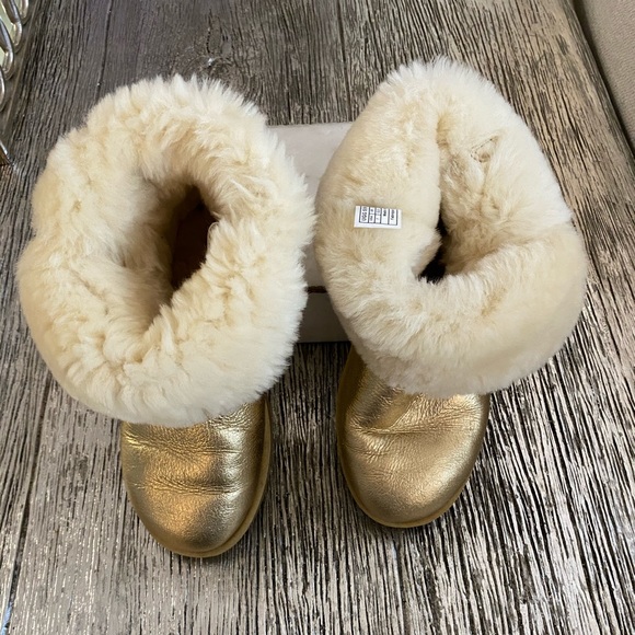 Ugg Bailey Button Gold Boot - Picture 4 of 8
